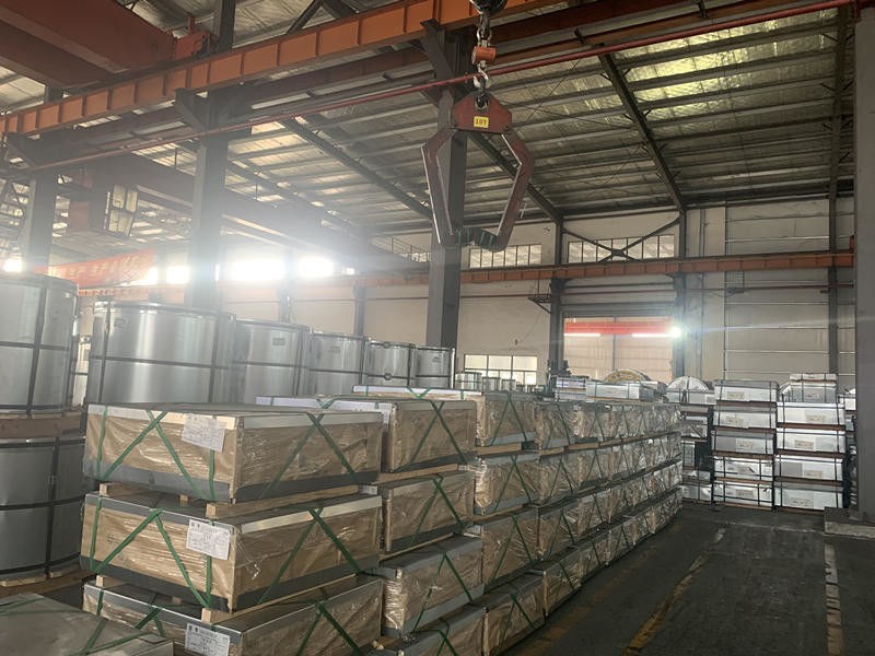 tin 2.8/2.8,1.1/1.1, 11.2/11.2 8.4/8.4 5.6/5.6 Tin Coating Metal Beverage Can For Juice TINPLATE